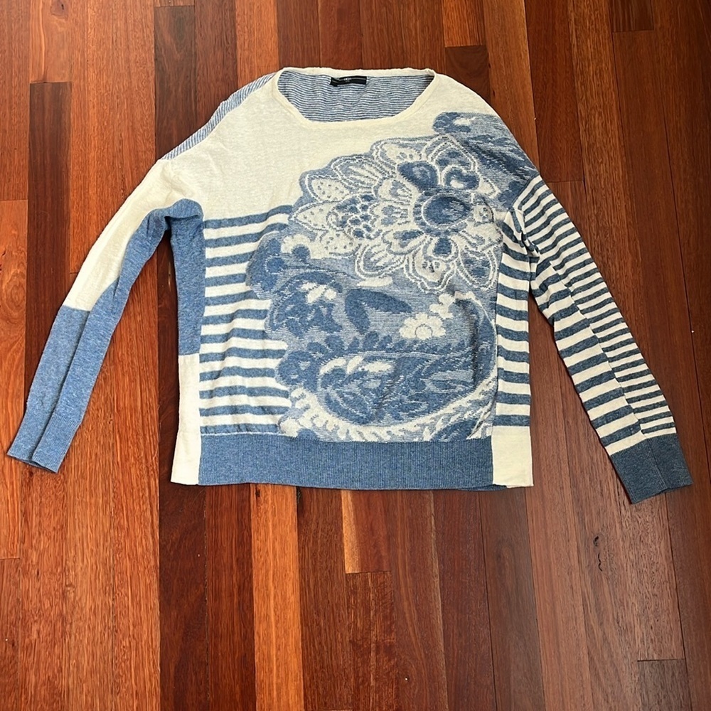 HIGH everyday couture size small made in Italy blue floral sweater